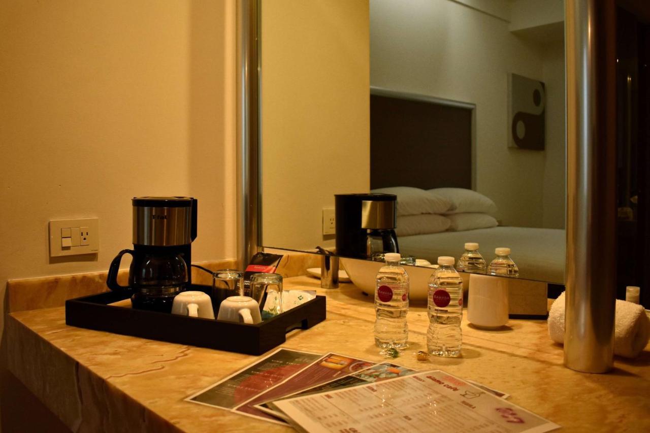 Hotel Ramada By Wyndham Santa Fe Mexico